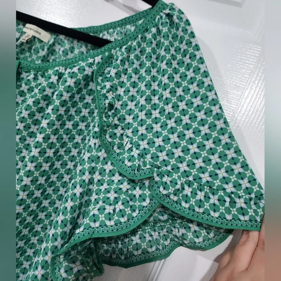 Max Studio Green Crepe Short Sleeve Ruffle Blouse in Size 2X - Picture 6 of 9